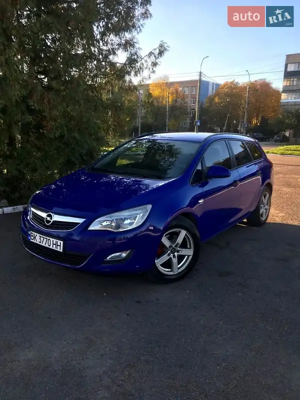 2011 opel astra