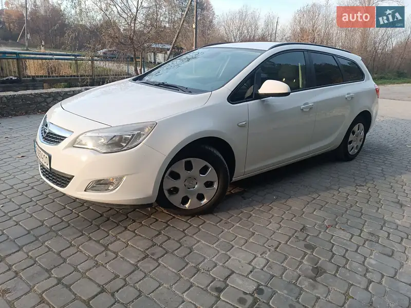 2012 opel astra-sports-tourer