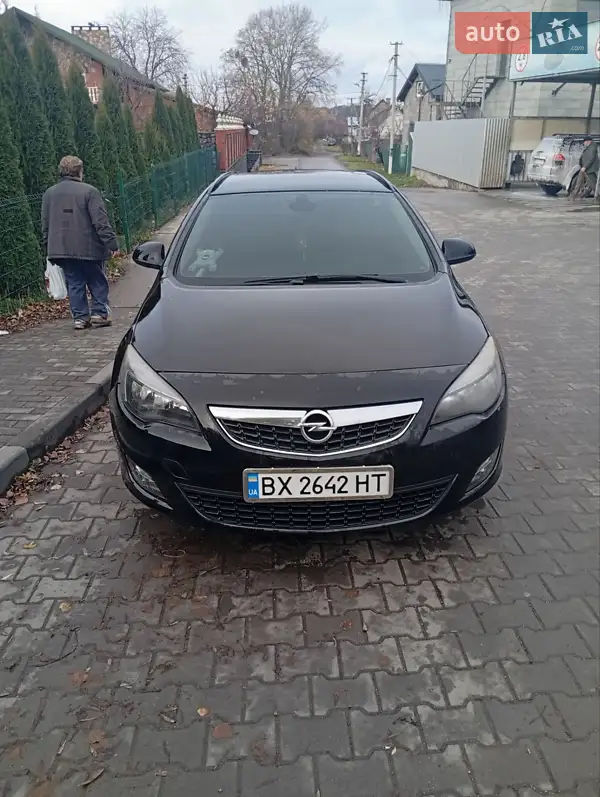 2011 opel astra sports tourer