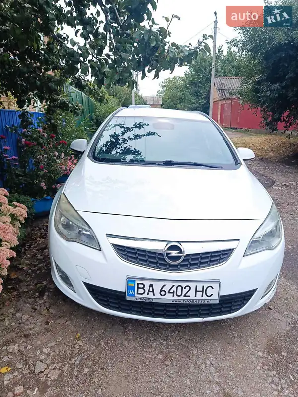 2011 opel astra