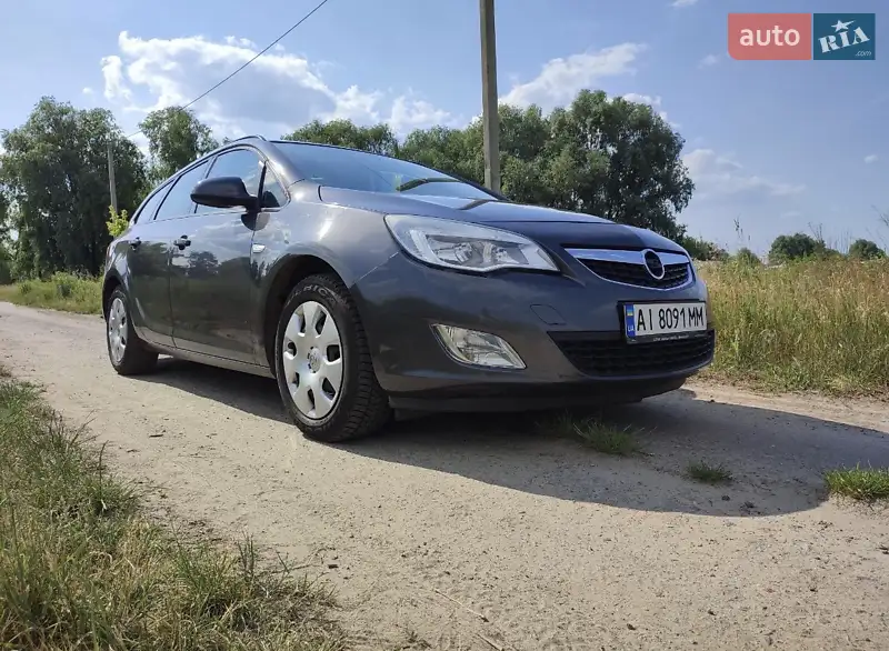2012 opel astra