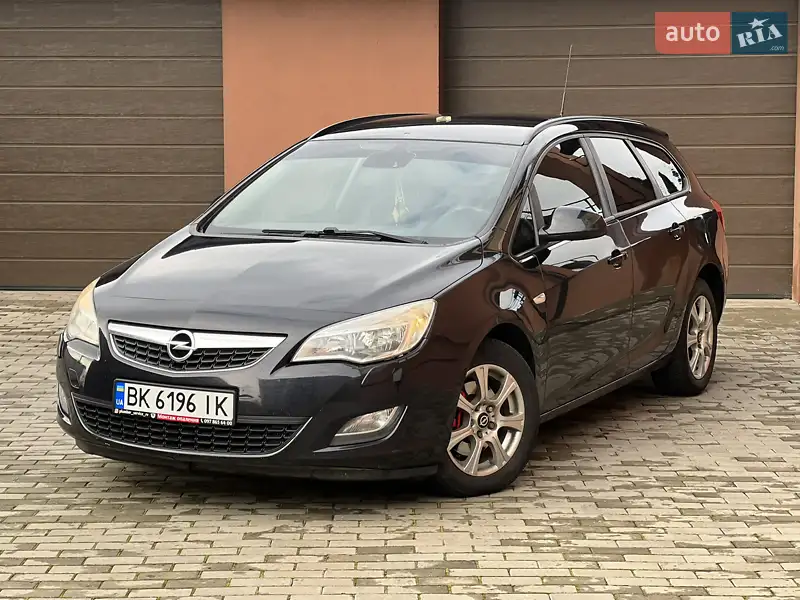 2011 opel astra