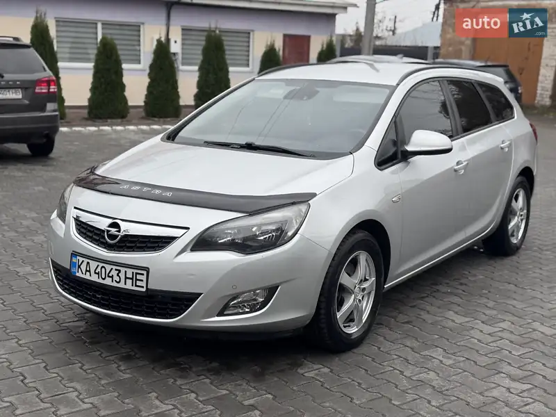 2011 opel astra