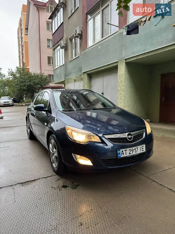 2011 opel astra