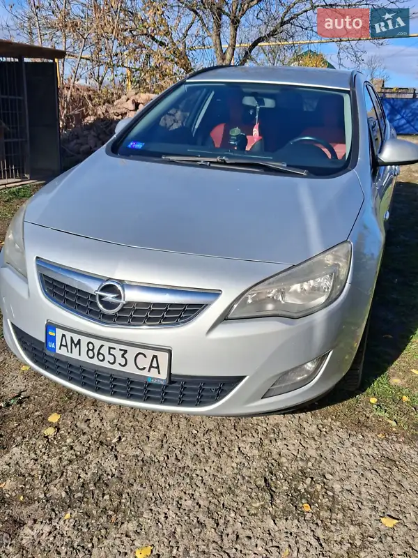 2011 opel astra