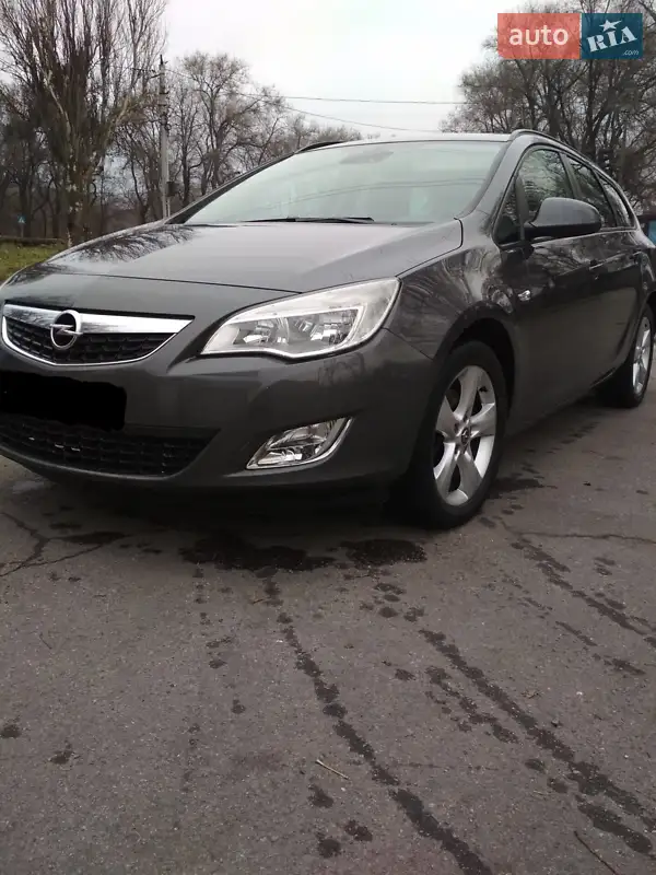 2011 opel astra