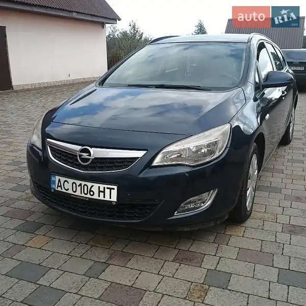2011 opel astra sports tourer