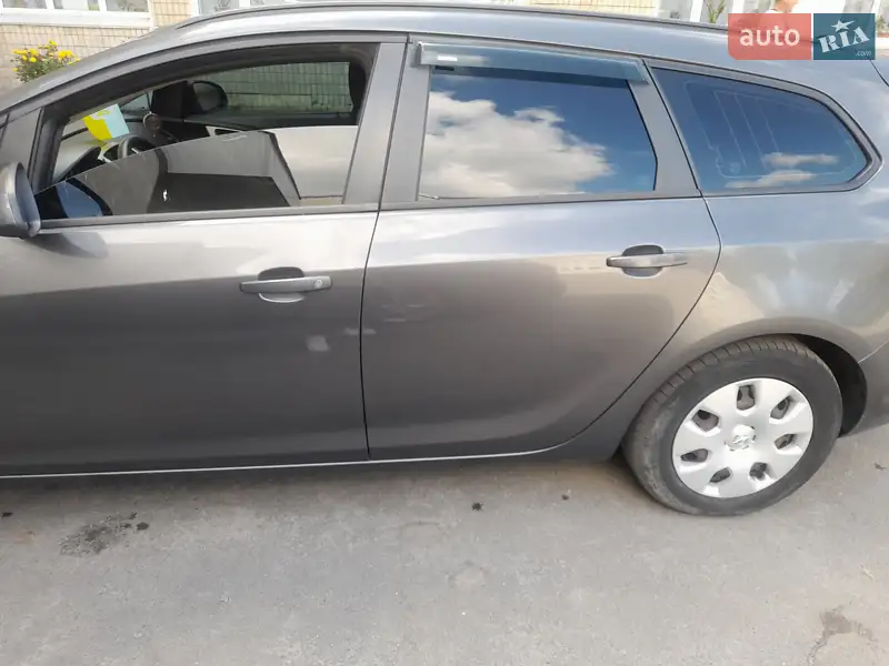 2011 opel astra