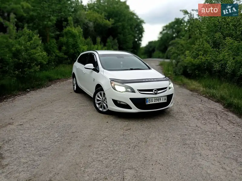 2012 opel astra