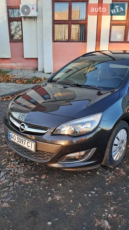 2012 opel astra sports tourer