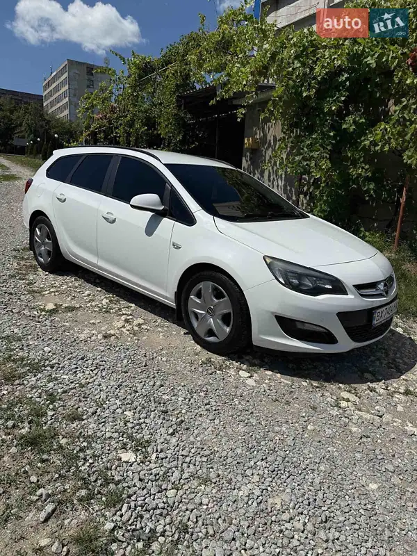 2012 opel astra
