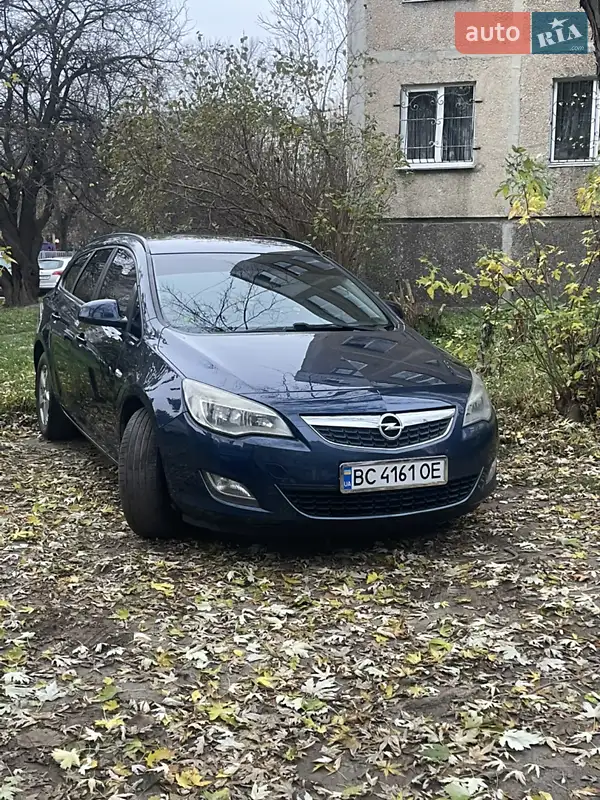 2011 opel astra
