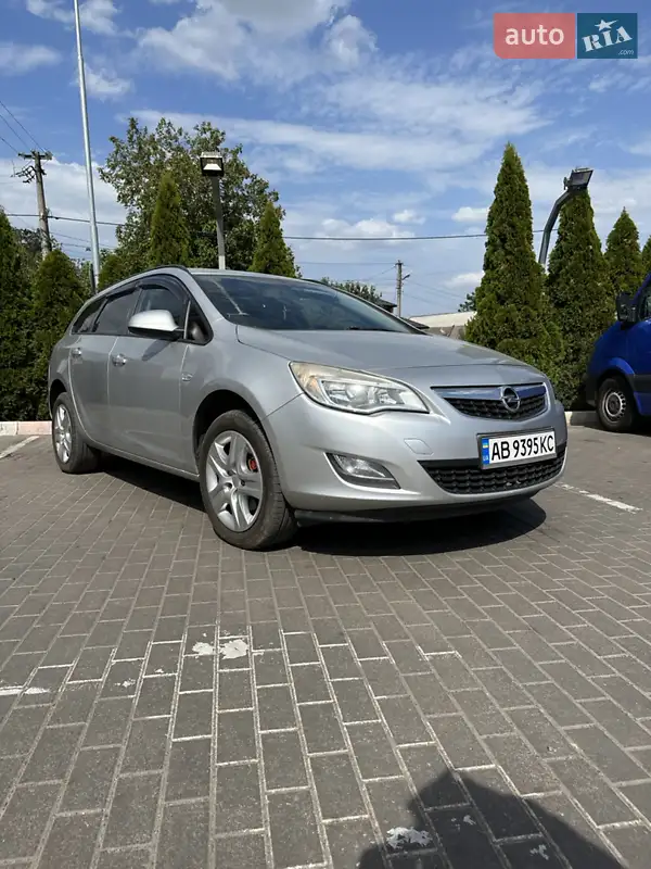 2011 opel astra