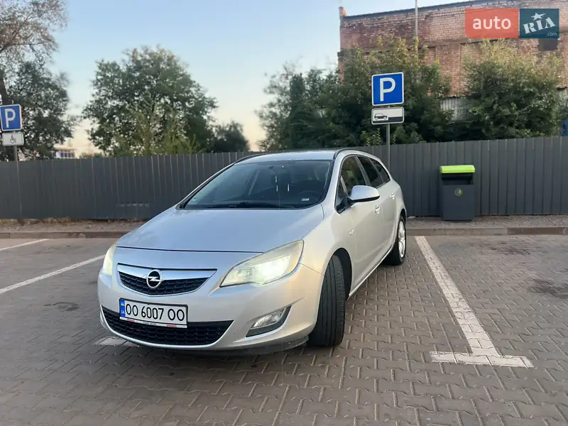 2011 opel astra caravan