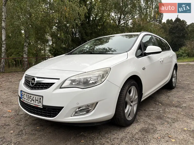 2011 opel astra