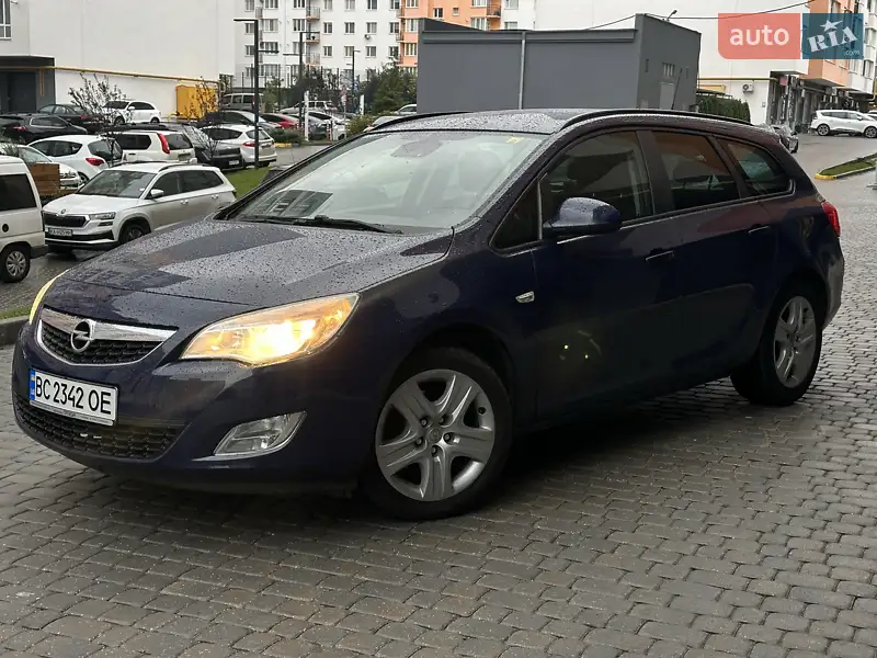 2011 opel astra