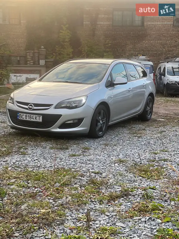 2013 opel astra sports tourer