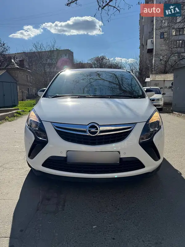 2014 opel zafira