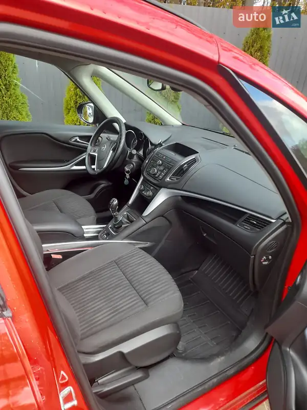 2012 opel zafira