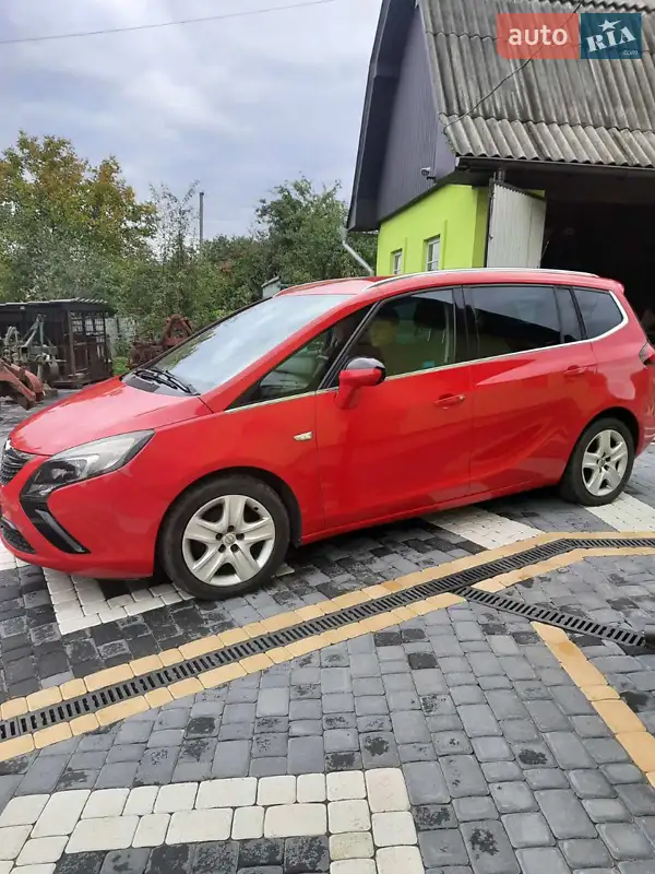 2012 opel zafira tourer