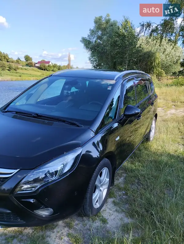 2012 opel zafira