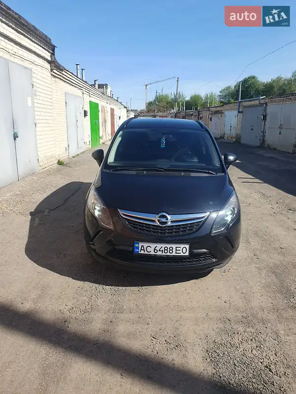 2014 opel zafira