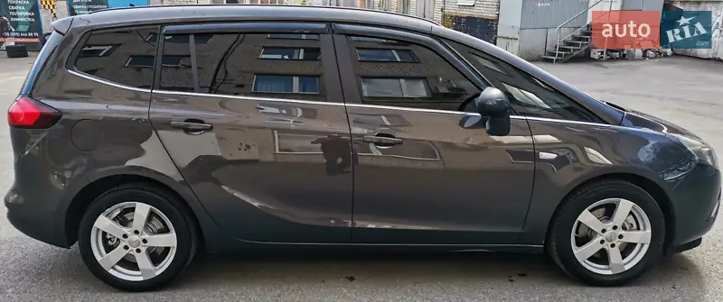 2012 opel zafira