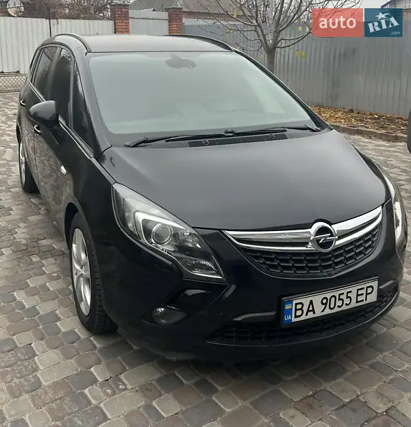 2012 opel zafira