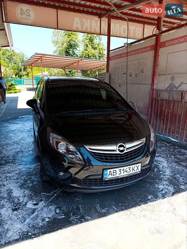 2014 opel zafira
