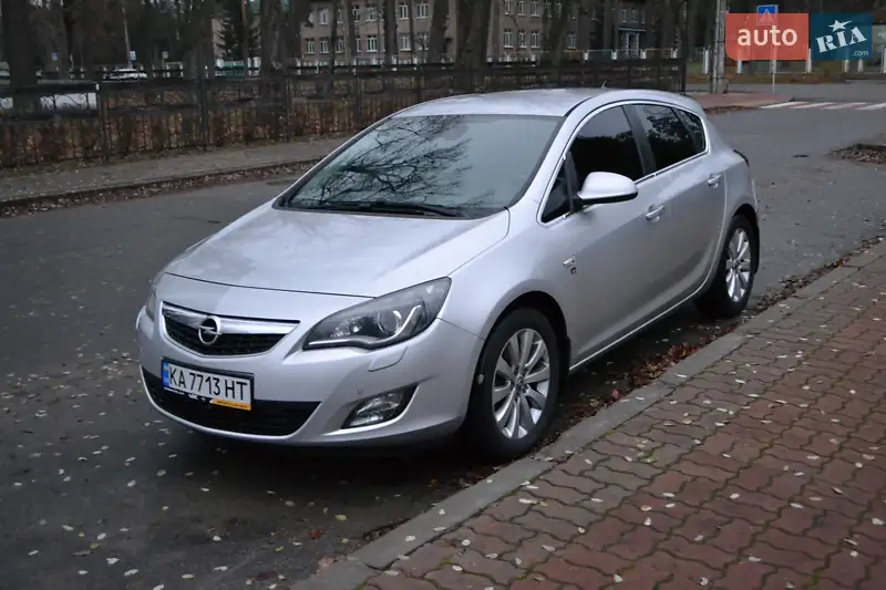 2011 opel astra