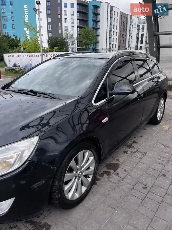 2011 opel astra sports tourer