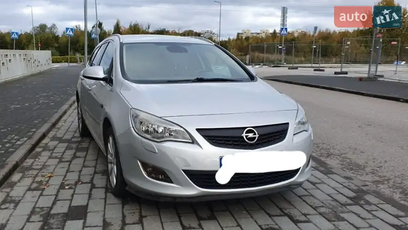 2011 opel astra-sports-tourer