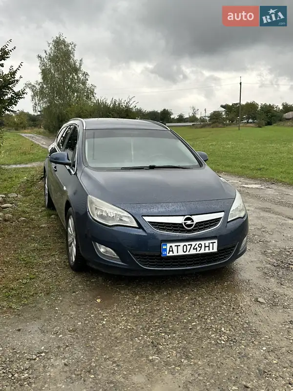 2012 opel astra