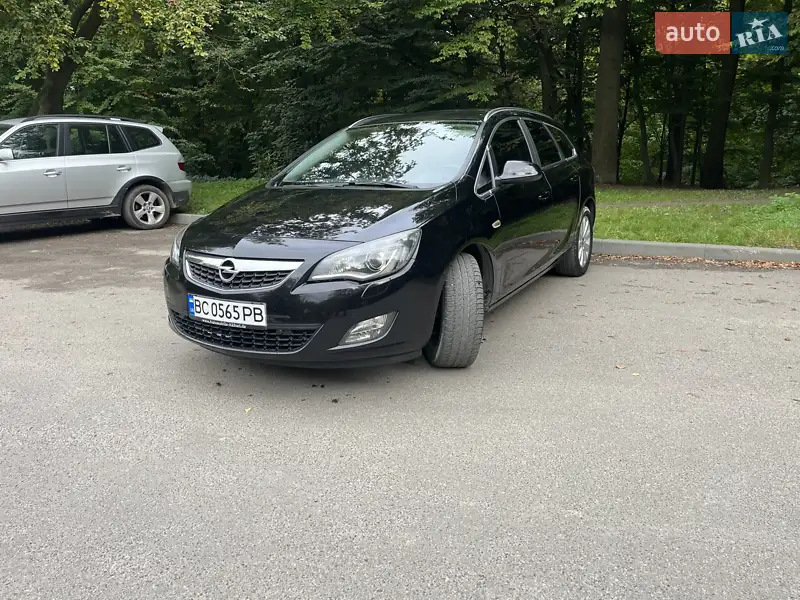 2011 opel astra
