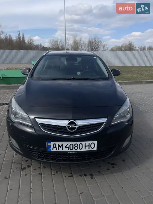 2011 opel astra