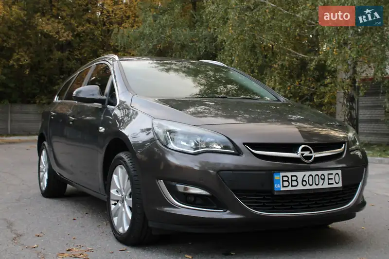 2012 opel astra