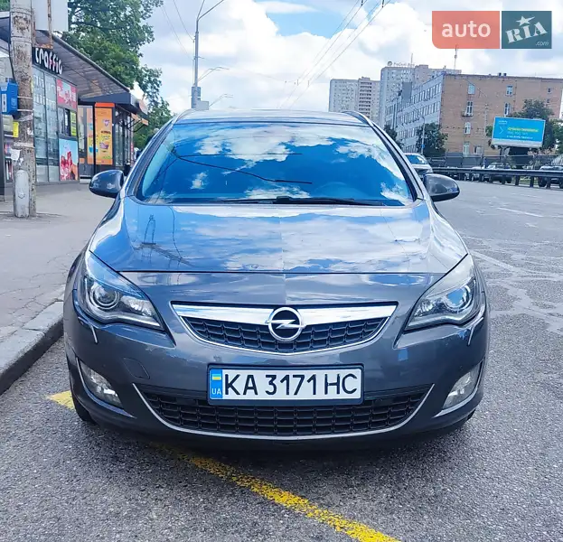 2011 opel astra