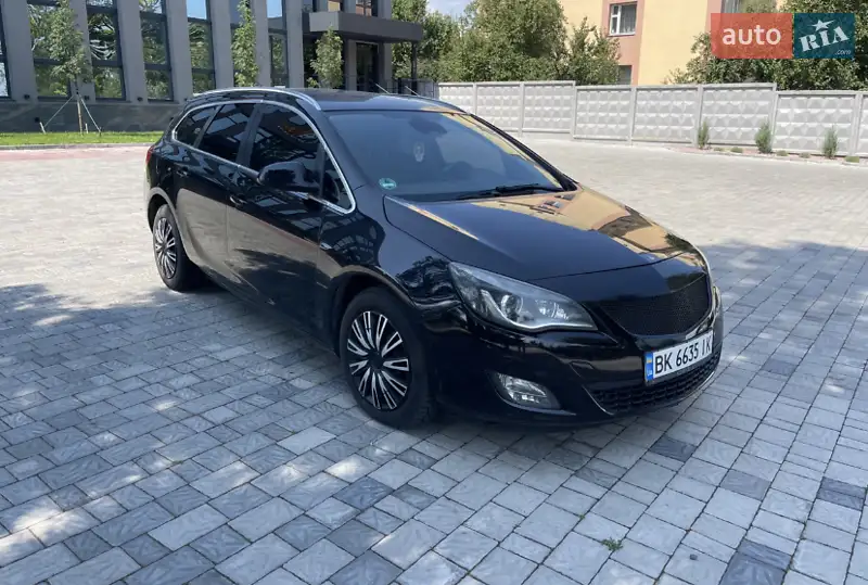 2011 opel astra