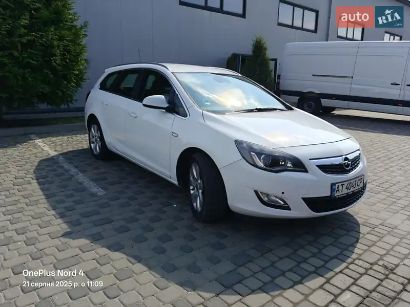 2011 opel astra