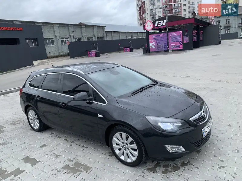 2012 opel astra