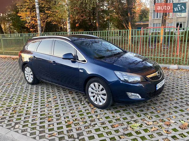 2012 opel astra sports tourer