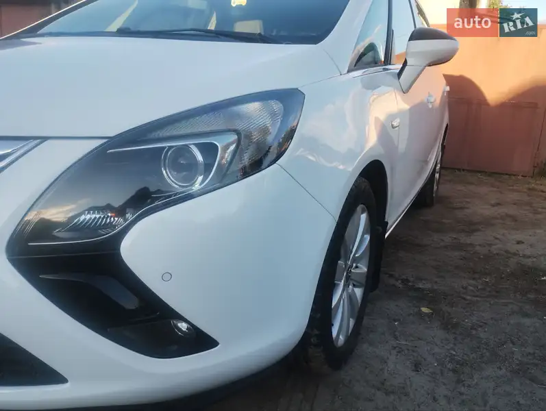 2016 opel zafira