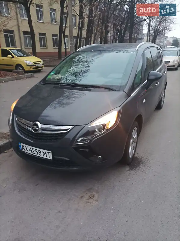 2014 opel zafira