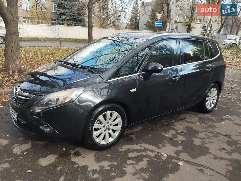 2012 opel zafira tourer