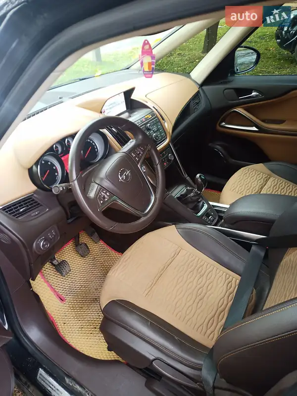 2013 opel zafira