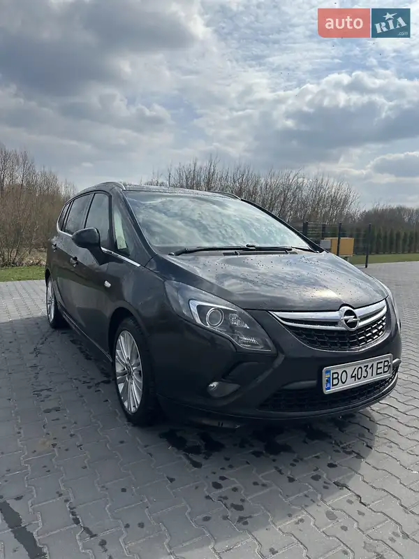 2012 opel zafira