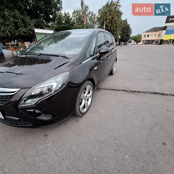 2011 opel zafira
