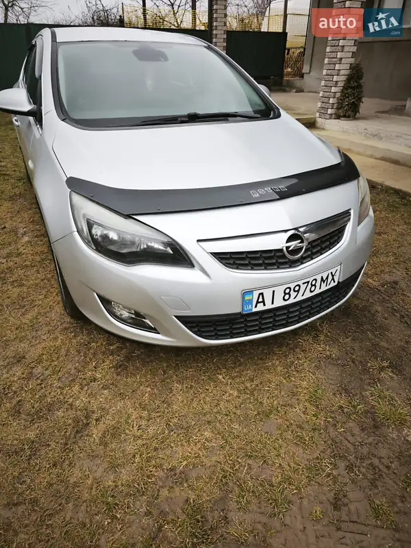 2011 opel astra