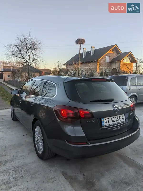 2011 opel astra