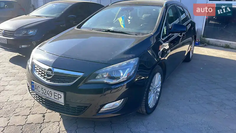 2011 opel astra
